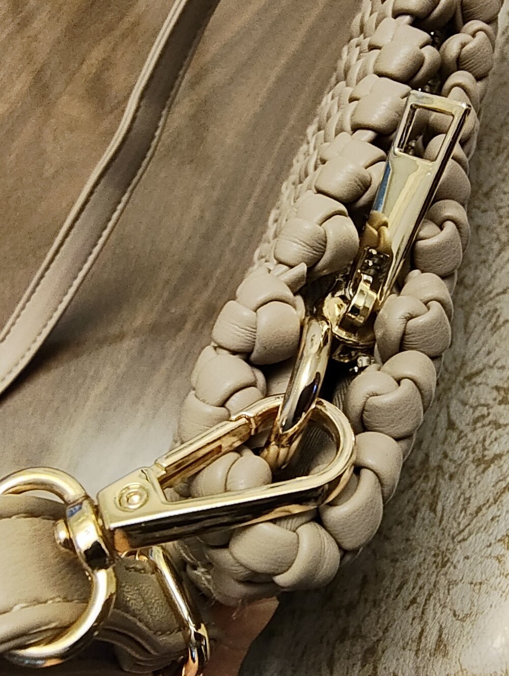 Insane Condition Anthropologie Kalani Woven Knot Crossbody Bag (Faux Leather Ed) - Picture 7 of 8